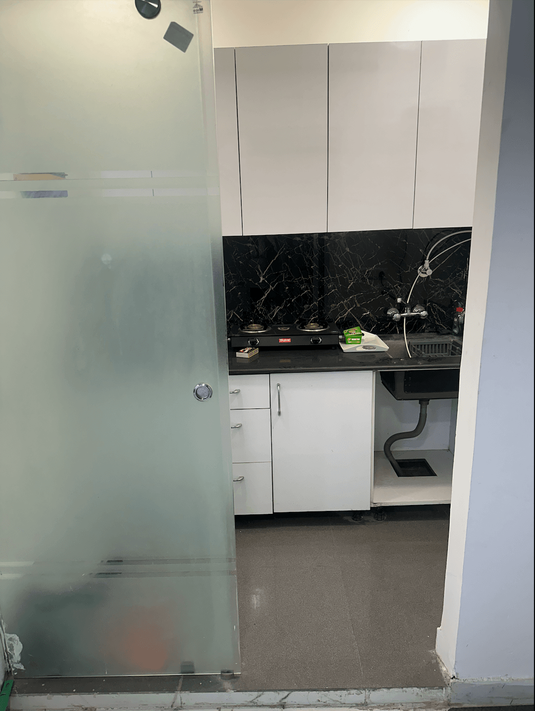 Kitchen Space (currently being used as Office Pantry)